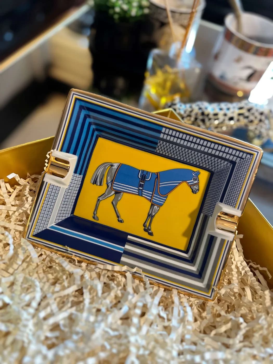 Porcelain cigar ashtray