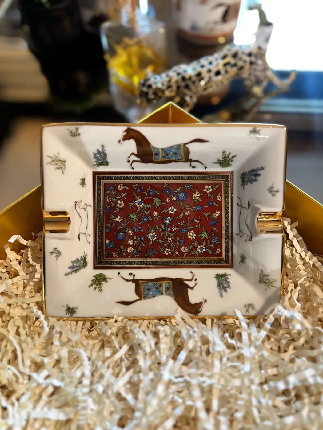 Porcelain cigar ashtray
